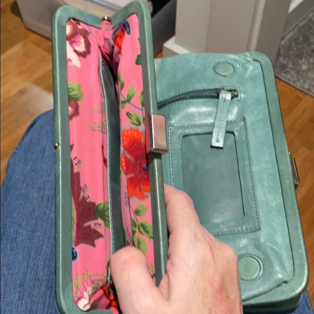 🍭Latico Leather Fold Out Wallet